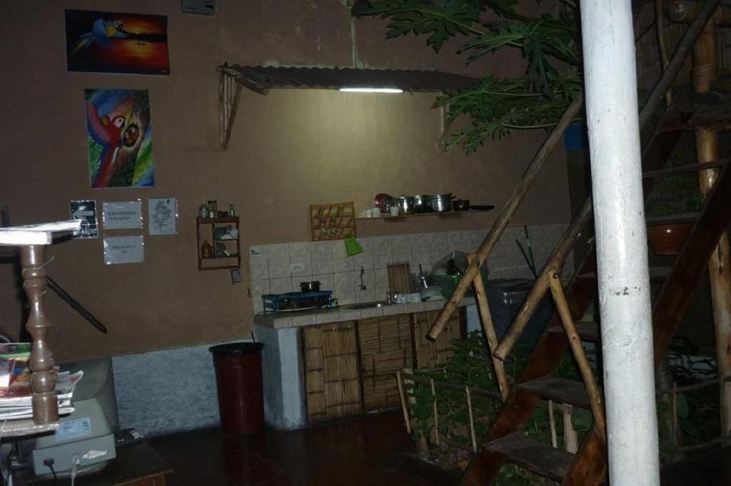 El Mochilero Hostel Trujillo Exterior photo