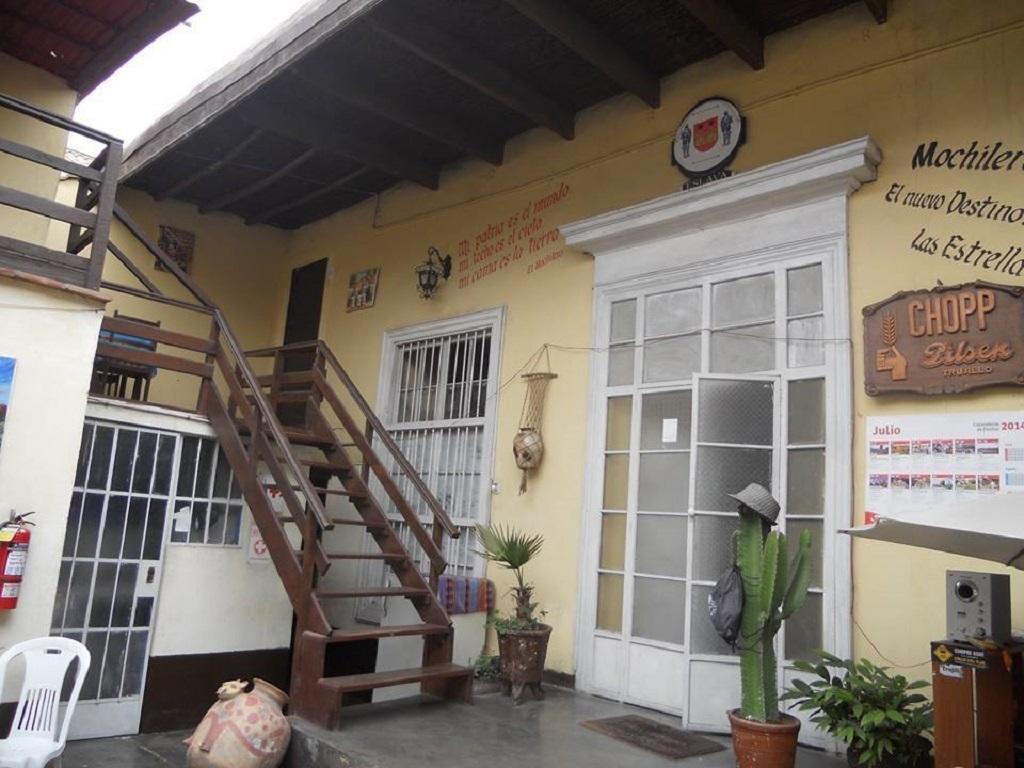El Mochilero Hostel Trujillo Exterior photo