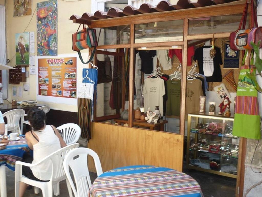 El Mochilero Hostel Trujillo Exterior photo
